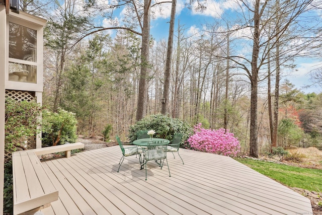 deck featuring outdoor dining space