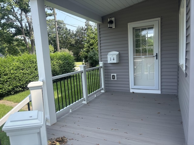 14 N Washington Ave, East Lyme, CT 06357 - view of wooden terrace