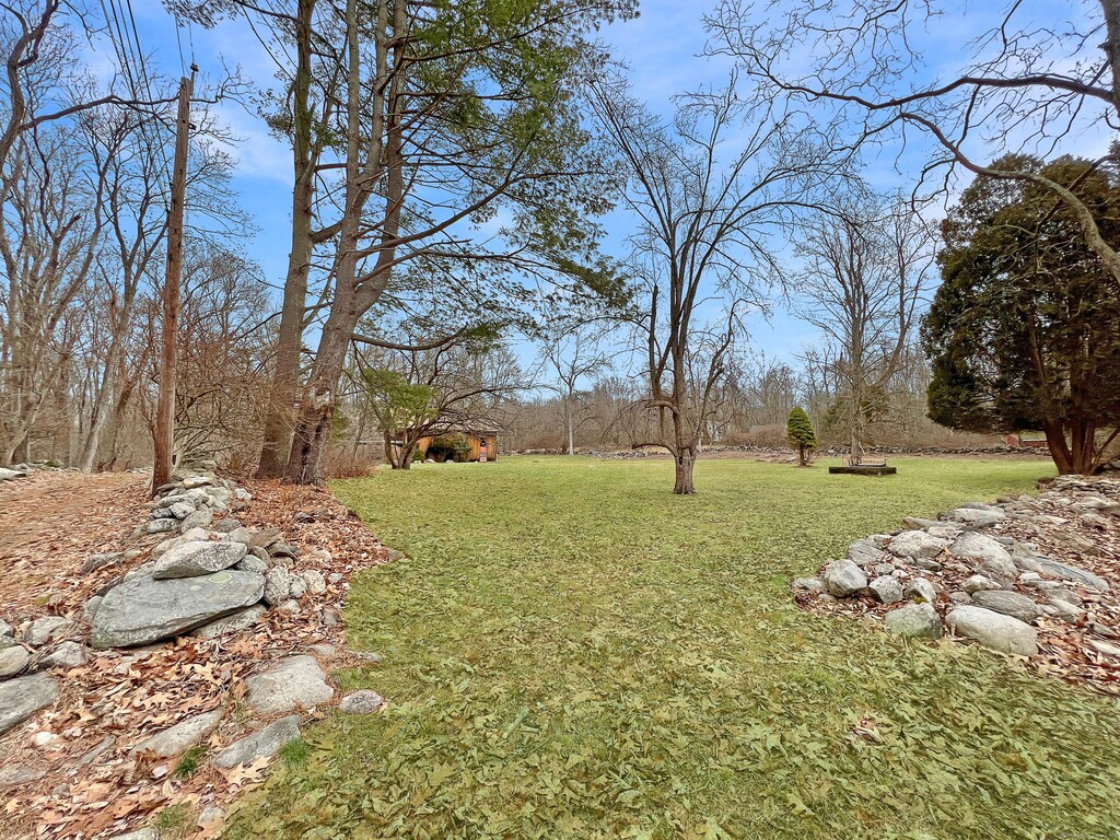 180 Catamount Rd, Fairfield, CT 06824 - view of yard