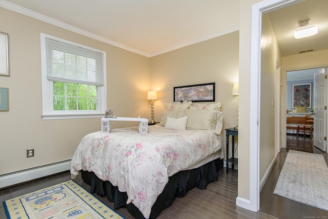 104 Pulpit Rock Rd, Woodstock, CT 06281 - bedroom with baseboard heating, crown molding, and wood finished floors