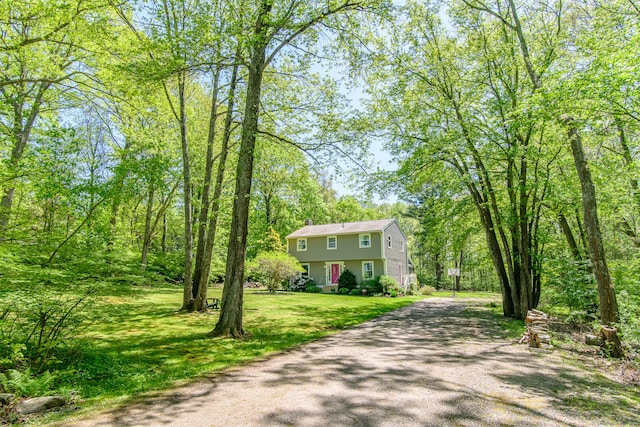 104 Pulpit Rock Rd, Woodstock, CT 06281 - view of front of house with driveway and a front lawn