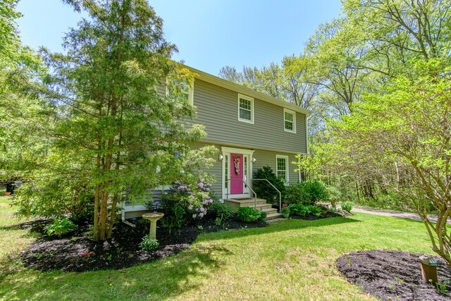 104 Pulpit Rock Rd, Woodstock, CT 06281 - colonial inspired home with a front yard