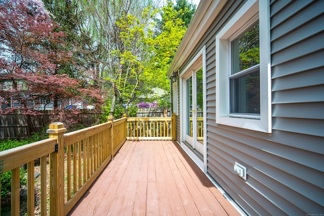 22 Hooker Dr, West Hartford, CT 06107 - deck featuring fence