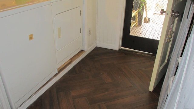 219 Forest St, East Hartford, CT 06118 - entryway with washer / clothes dryer