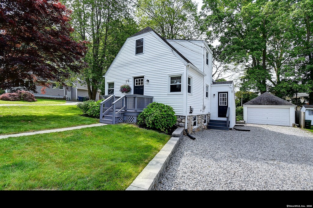 17 1st Ave, Waterford, CT 06385 - photo 1