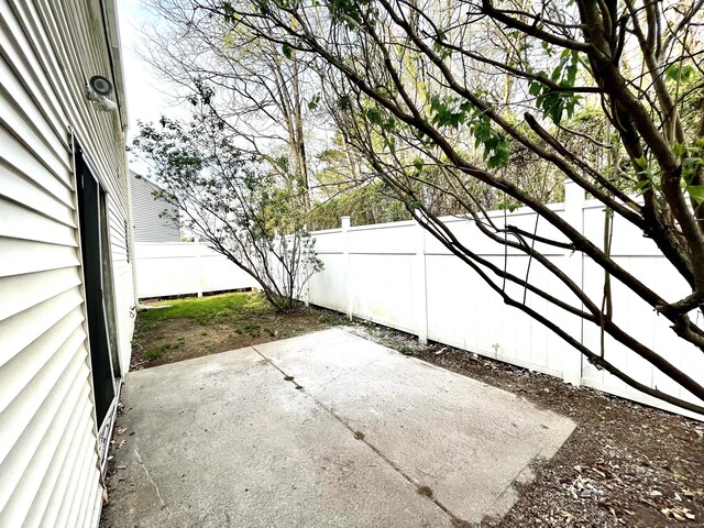 6 Stirling Ct, Middletown, CT 06457 - view of patio with a fenced backyard