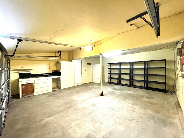 6 Stirling Ct, Middletown, CT 06457 - below grade area with a garage