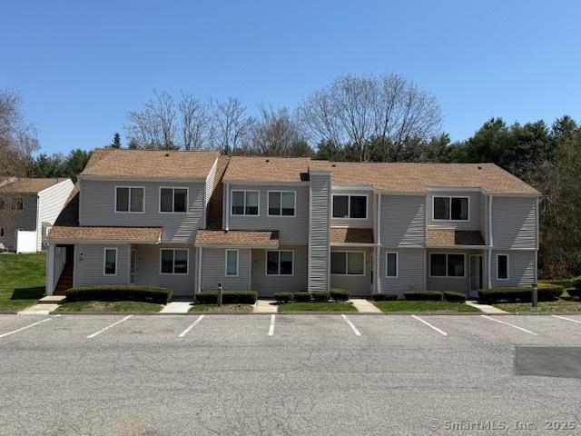 31 Courtland Pl, Ansonia, CT 06401 - view of property with uncovered parking