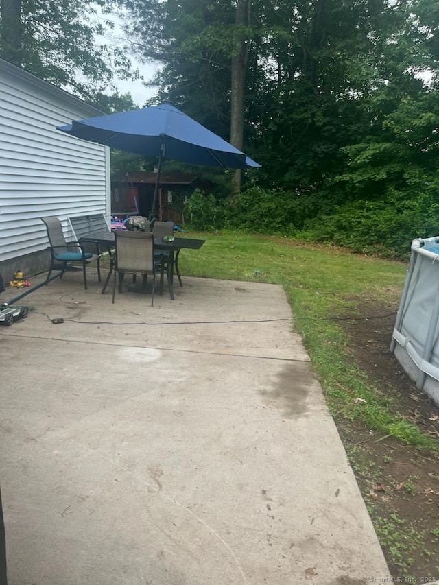 5 Hampton Rd, Enfield, CT 06082 - view of patio / terrace featuring outdoor dining space