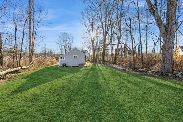 16 Old Hawleyville Rd, Newtown, CT 06470 - view of yard
