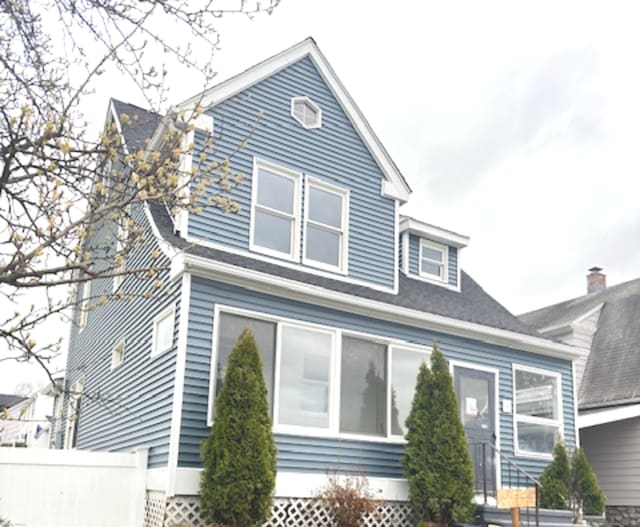 4 Culver Ct, Naugatuck, CT 06770 - view of front of property with fence