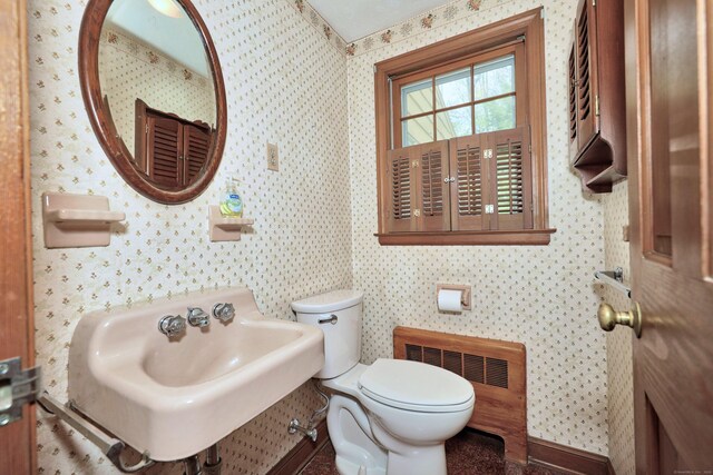 30 Sunset Hill Rd, Simsbury, CT 06070 - half bath with toilet, wallpapered walls, and a sink