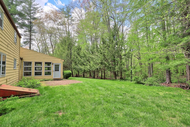 30 Sunset Hill Rd, Simsbury, CT 06070 - view of grassy yard