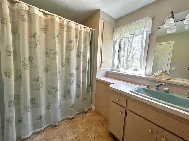full bath with vanity