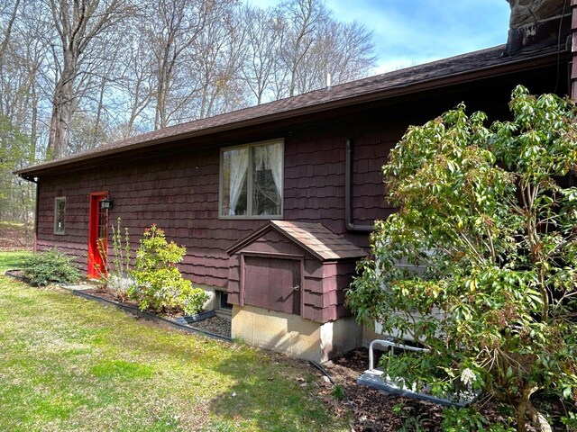 view of outbuilding