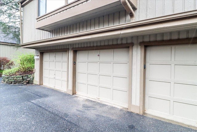 79 Heritage Vlg Unit B, Southbury, CT 06488 - view of garage
