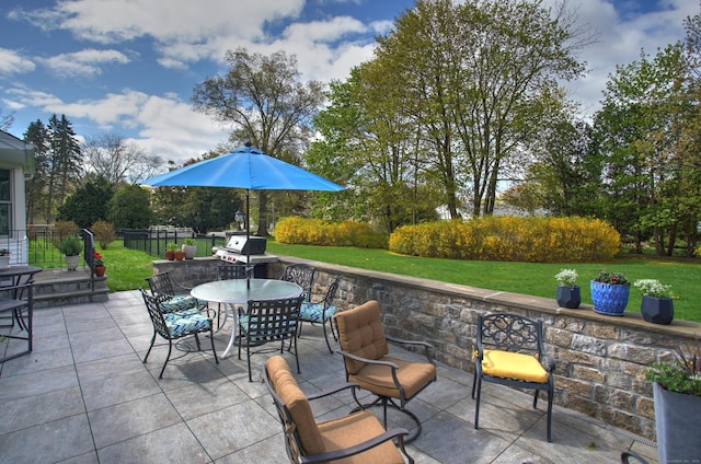 187 Sport Hill Rd, Easton, CT 06612 - view of patio with outdoor dining area