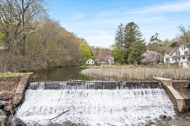 view of yard featuring a water view