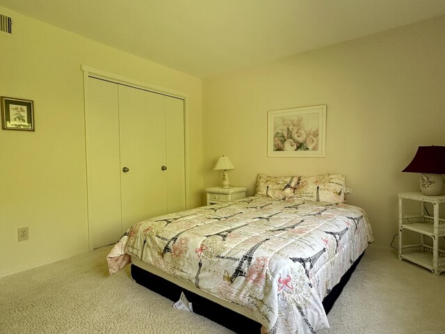 336 Heritage Vlg Unit B, Southbury, CT 06488 - carpeted bedroom featuring a closet