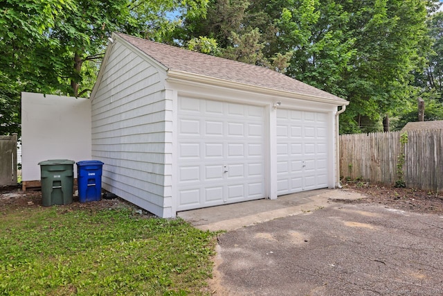 2851 Old Town Rd, Bridgeport, CT 06606 - view of detached garage