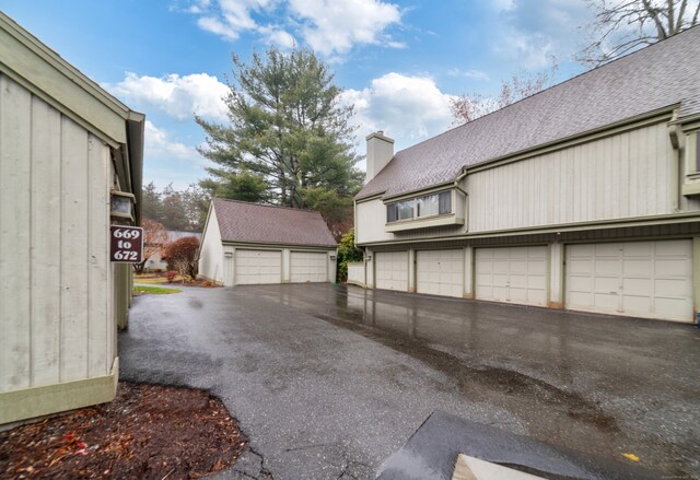 669 Heritage Vlg Unit B, Southbury, CT 06488 - view of garage