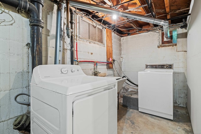 240 Barbara Rd, Middletown, CT 06457 - washroom with washer and clothes dryer