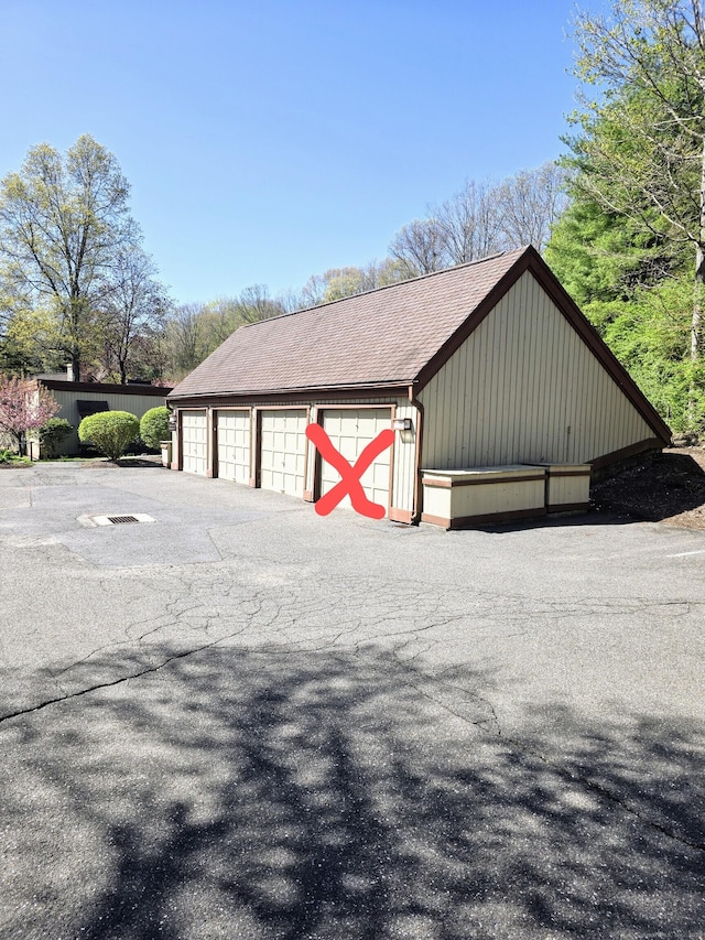 664C Heritage Vlg, Southbury, CT 06488 - view of detached garage