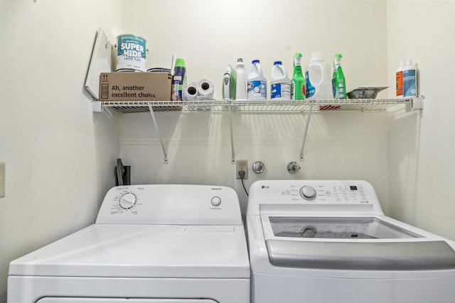 331 Heritage Vlg Unit E, Southbury, CT 06488 - laundry room with washer and dryer