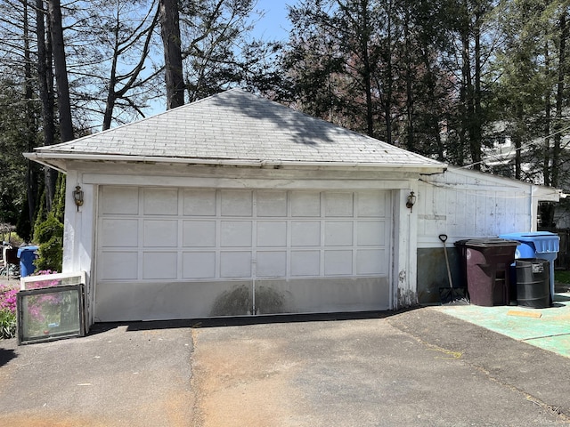 view of detached garage