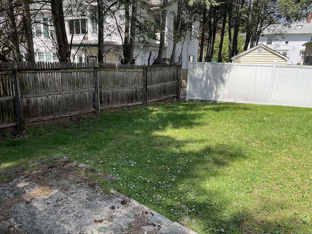 view of yard featuring fence