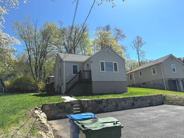 6 Fulton Dr, New Fairfield, CT 06812 - view of front of home featuring a front lawn