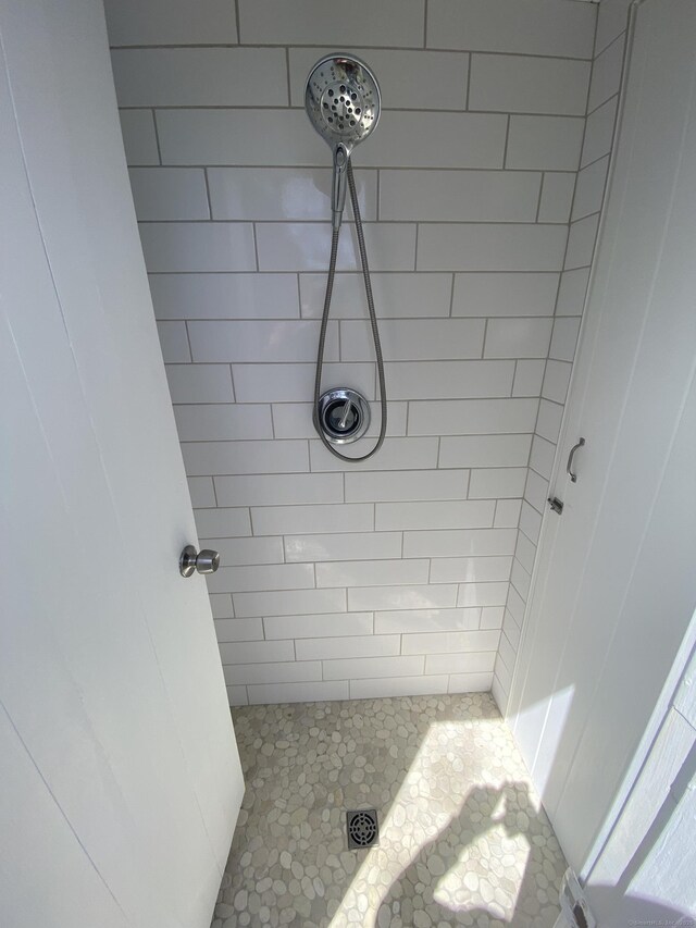 318 Billow Rd, Old Lyme, CT 06371 - bathroom with tiled shower