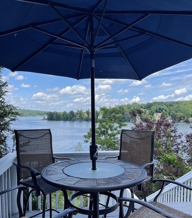 29 Old Neversink Rd, Danbury, CT 06811 - exterior space with a sunroom and a water view