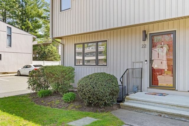 entrance to property with uncovered parking