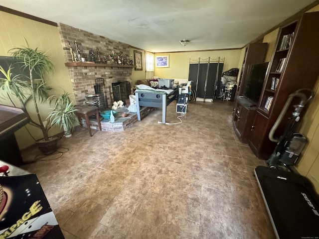 572 Forbes St, East Hartford, CT 06118 - view of living room