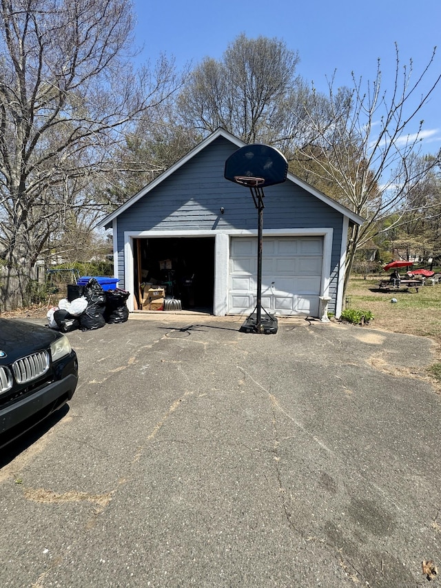 572 Forbes St, East Hartford, CT 06118 - view of detached garage