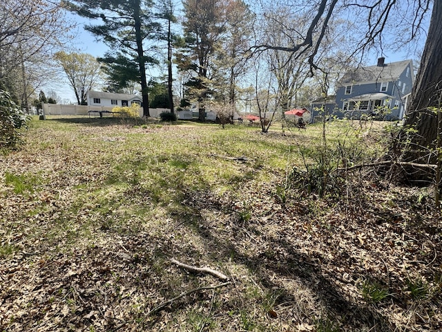 572 Forbes St, East Hartford, CT 06118 - view of yard