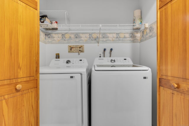 53 Cedar Knolls Dr Unit 53, Branford, CT 06405 - laundry area featuring separate washer and dryer