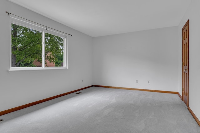 53 Cedar Knolls Dr Unit 53, Branford, CT 06405 - unfurnished room with light carpet and baseboards