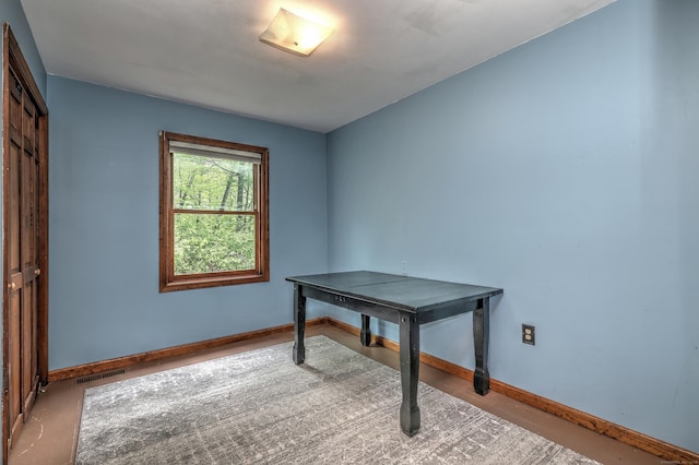 1540 Paradise Ave, Hamden, CT 06514 - unfurnished office with baseboards