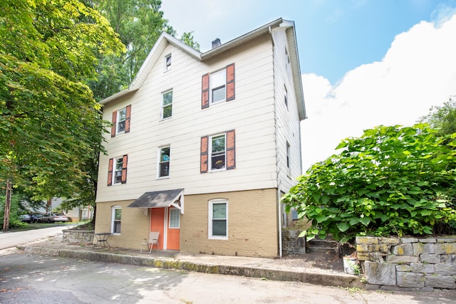 6 Crescent St, Ansonia, CT 06401 - photo 2