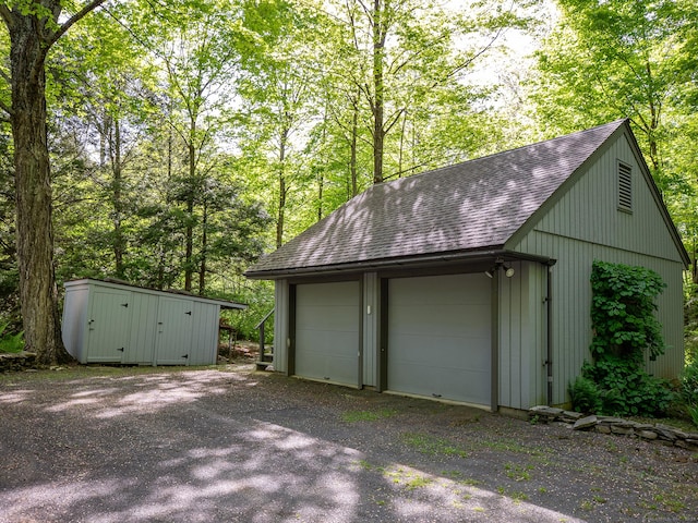 19 Spargo Rd, Roxbury, CT 06783 - view of detached garage