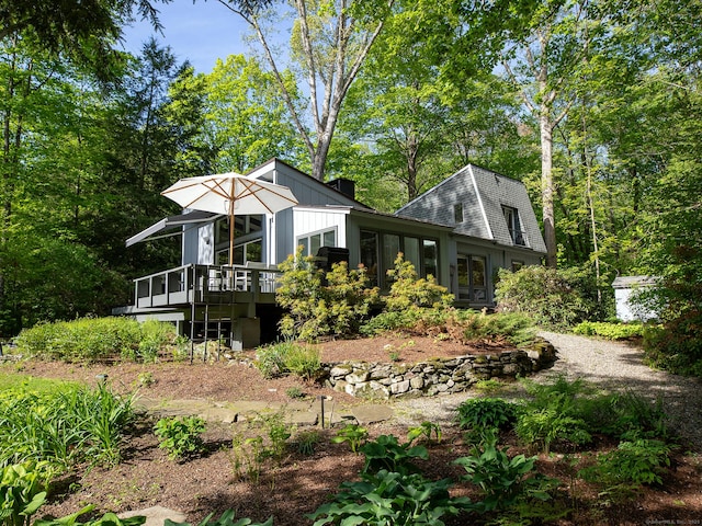 19 Spargo Rd, Roxbury, CT 06783 - view of front of home with a deck