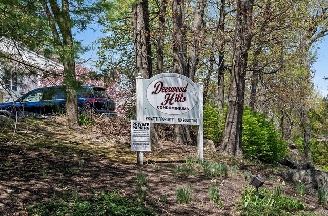25 Deerwood Ln Unit 8, Waterbury, CT 06704 - view of community / neighborhood sign