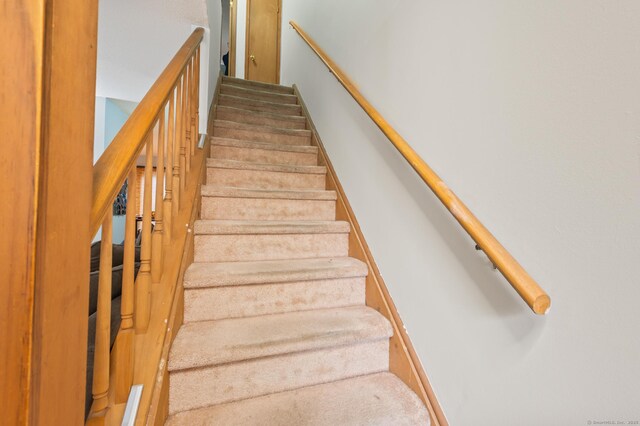 25 Deerwood Ln Unit 8, Waterbury, CT 06704 - view of stairway