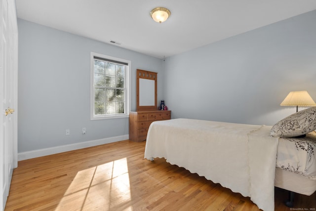 6 Old Farm Rd, Woodbridge, CT 06525 - bedroom featuring visible vents, baseboards, and light wood-type flooring