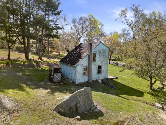view of outdoor structure with an outbuilding