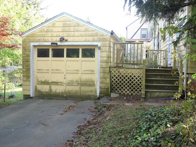 detached garage with driveway