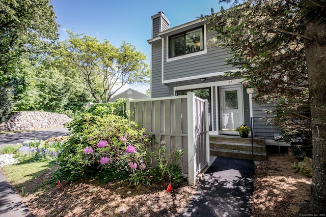 17 Ives Hill Ct Unit 17, Cheshire, CT 06410 - view of front facade featuring a chimney