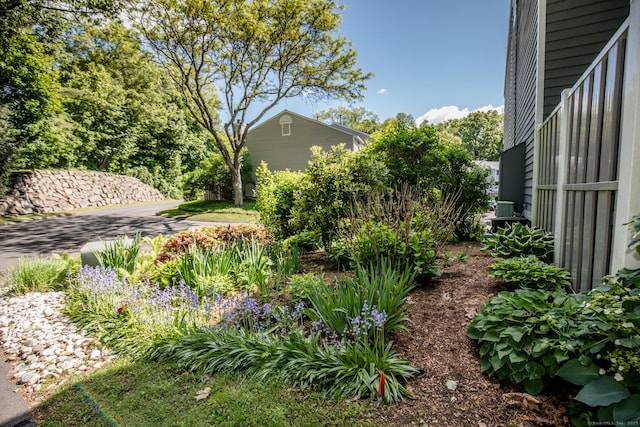 17 Ives Hill Ct Unit 17, Cheshire, CT 06410 - view of yard